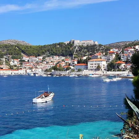 Hvar 15378a *