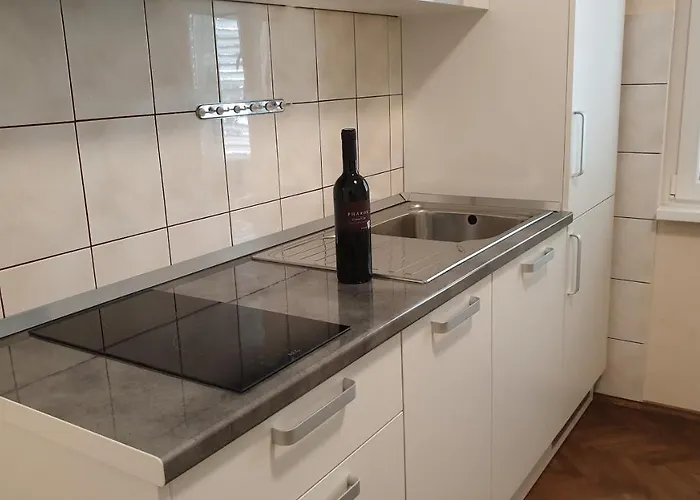 Hvar 15378a Appartamento *