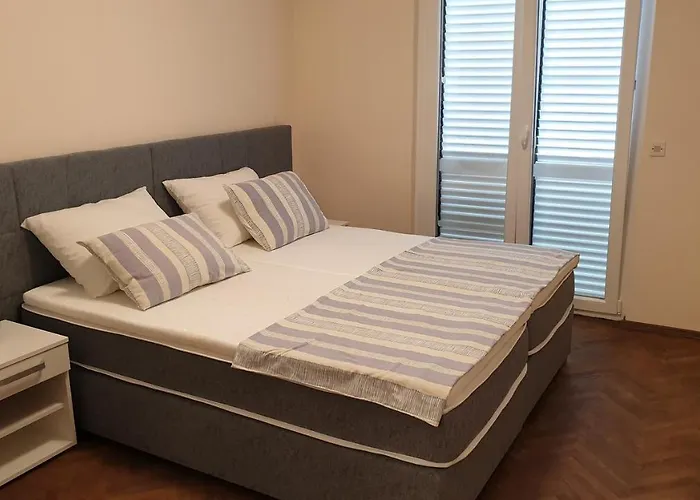 Apartment Hvar 15378a Hvar Town